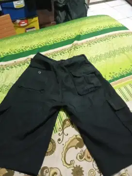 Celana bahan adem