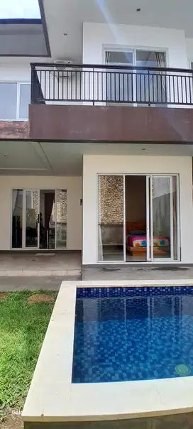 dijual rumah lantai 2 renon denpasar