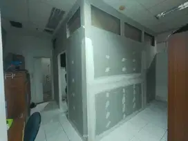 Usaha kantor bisa buat ruangan dari partisi gypsum cepat efisien