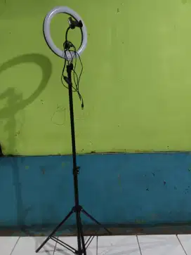 Dijual Ring Light Bekas – Kondisi Masih Bagus!