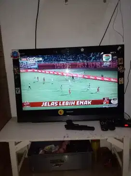 TV lcd 32 inc merek Sharp + setbox+ antena