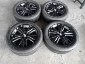 Velg copotan Toyota Innova venturer r17+ ban Bridgestone 215/55/17