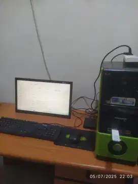 Jual satu set Komputer Lengkap + speaker simbada