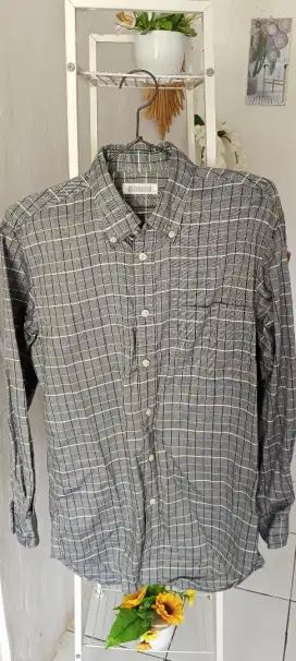 Kemeja Pria Kotak-kotak Grey Size L