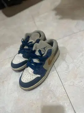 SEPATU - AIR JORDAN 1 LOW SE 'MESSY ROOM' DR6960-400,38-39