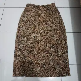 Rok Vintage Batik Motif Bunga Lei Condotti