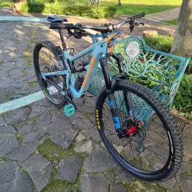 Sepeda Santa Cruz Hightower Carbon 29 Size M