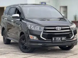 Toyota innova venturer 2.0 matic 2020