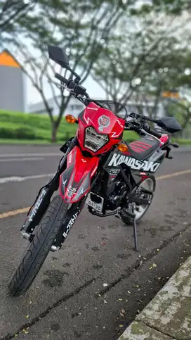 Dijual motor Kawasaki KLX 150 SM (Supermoto) 2023