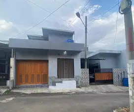 Jual rumah dan tempat usaha