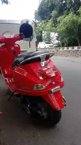 Di jual vespa Lx 150 ie th 2011
