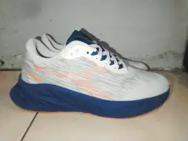 Sepatu Running Diadora size 43