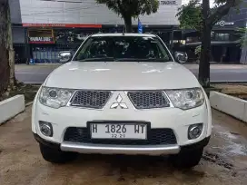 Dijual pajero sport dakkar automatic  2012