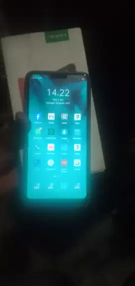di jual aja Oppo F7 keadaan second + Kardus
