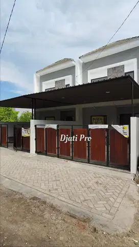 Rumah Baru, Free Canopi Ada Lantai Atasnya Di Rungkut Medokan Ayu
