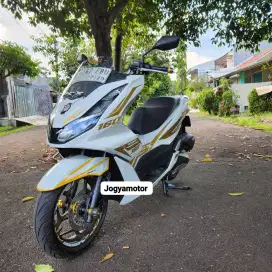 Honda PCX 160 abs 2024 cash dan credit