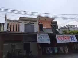 Rumah Garasi Lapang 165 m2 di Pekayon Jaya Bekasi Dijual