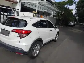 Hrv 2015 E AT 1.5 putih