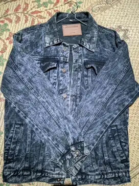 Jaket Jeans Merk white shark Size M