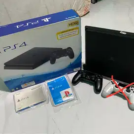 Playstation 4 Slim Black 1TB (1 controller)