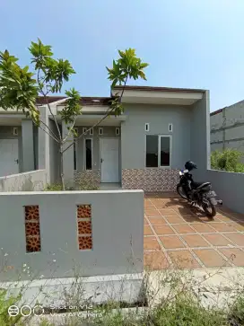 DIJUAL RUMAH SIAP HUNI PLAMONGAN SARI  MRANGGEN