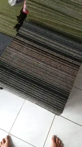 Karpet tile kantor