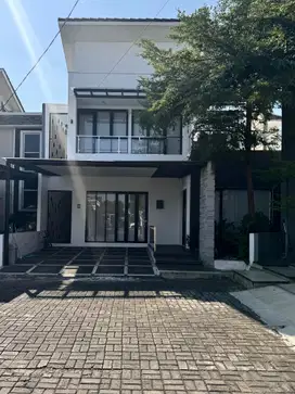 Murah Rumah ada Kolam Renang di Kiara Green Residence