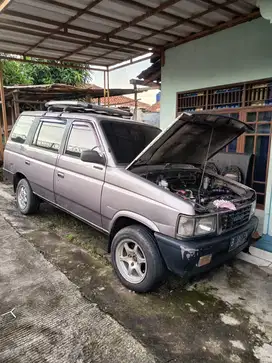 Cat Ori ! Isuzu Panther New Royale 2.5 Diesel Warna Silver Tahun 2000
