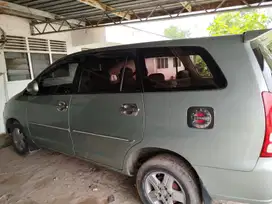 Toyota Kijang Innova 2005 Bensin