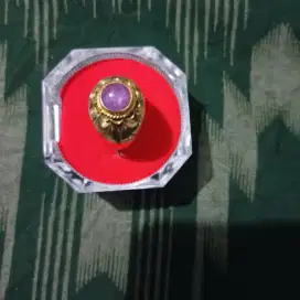 Cincin Emas Batu Ungu