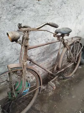 Sepeda kebo kuno peninggalan