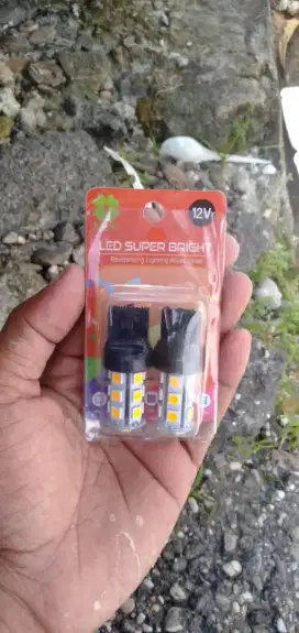 Di jual semua macam lampu LED 1 pasang  dan lampu tembak 2 buah