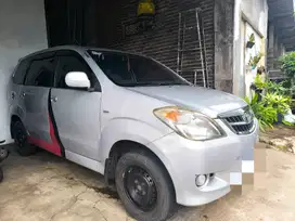 Dijual Avanza type e tahun 2009