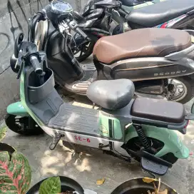 Sepeda listrik second