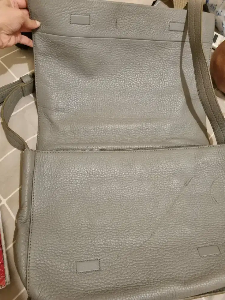 Tas Kulit Pria, Warna Grey, Original Calvin Klein