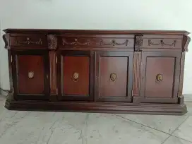 Lemari bufet 4 pintu