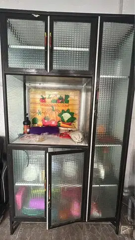 Rak piring ada colokan
