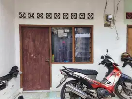 Dikontrakan / disewakan petak 1 unit di Jatijajar tapos