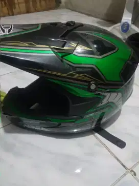 Helm MX CLOSE (CAR GLOSS)