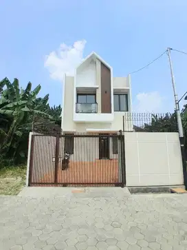 SUPER MURAH !! Rumah siap huni tanah luas dalam komplek ambara pura