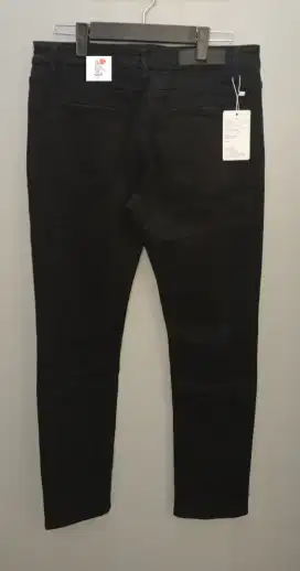 HUG0 B0SS x PORSCHE BLACK JEANS