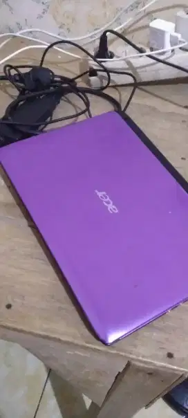 Notebook Acer.   Minius