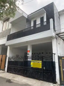 Rumah Murah New 2 Lantai Fresh dan keren di Rawamangun muka