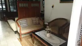 Rumah mewah disewakan pertahun