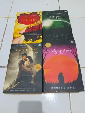Novel Twilight Satu Set Preloved