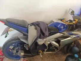 Yamaha Motor R25