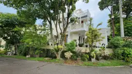 Di jual rumah cantik tema bali disentul city