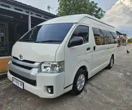 Hiace commuter 2019