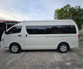 Hiace commuter 2019