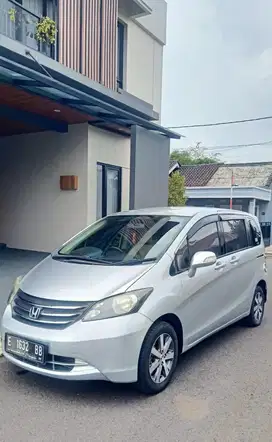 Honda Freed 2010 Bensin